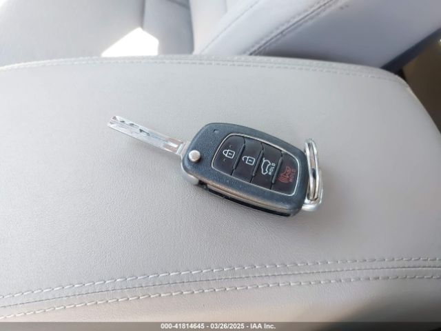 KM8J23A44KU962634 Hyundai TUCSON SE