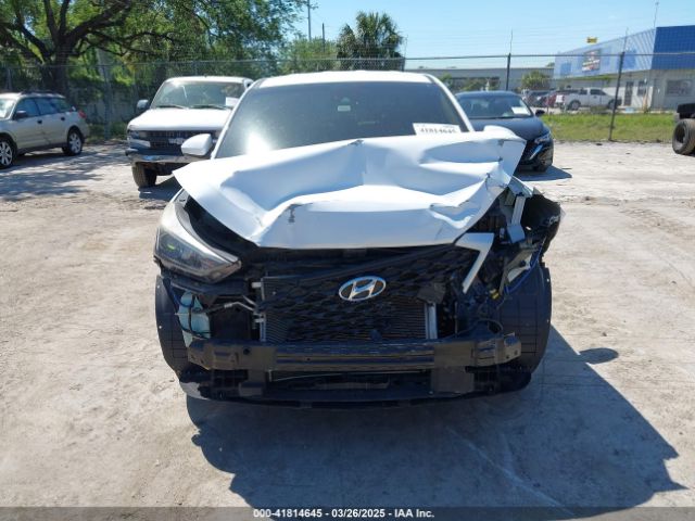 KM8J23A44KU962634 Hyundai TUCSON SE