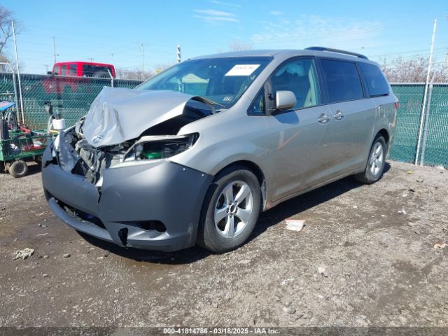 5TDKK3DC4FS581257 Toyota Sienna Le 8 Passenger