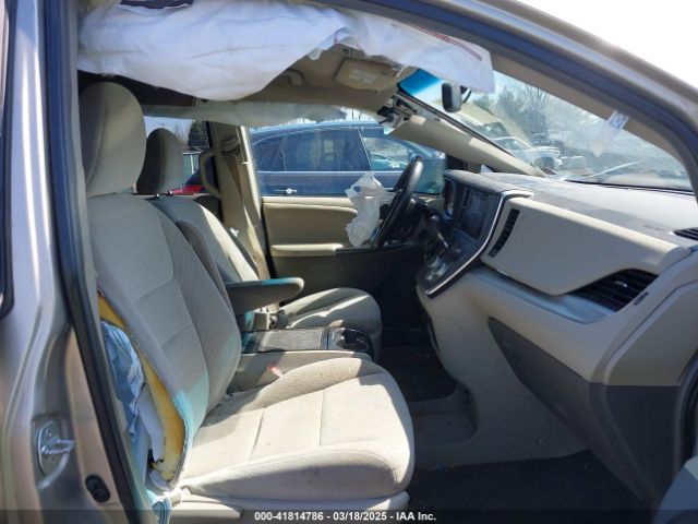 5TDKK3DC4FS581257 Toyota Sienna Le 8 Passenger