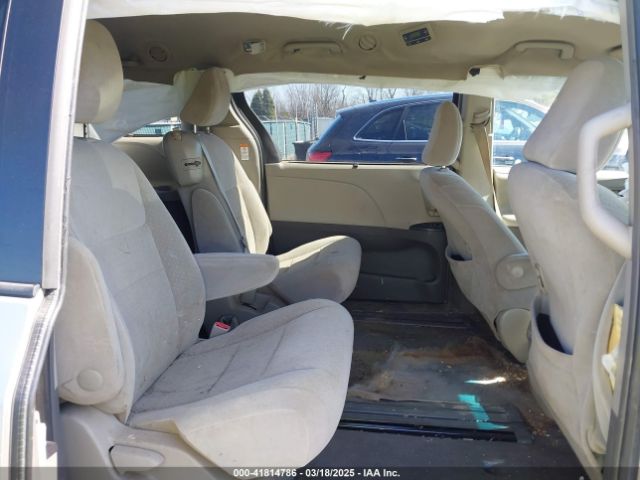 5TDKK3DC4FS581257 Toyota Sienna Le 8 Passenger