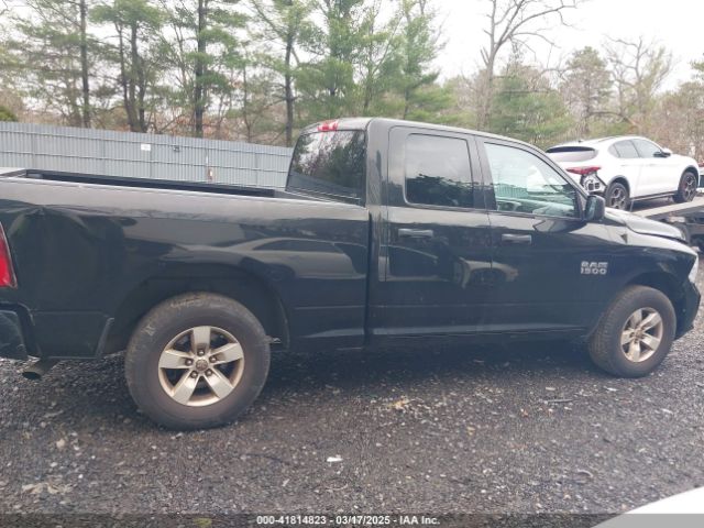 1C6RR7FG9JS220874 RAM 1500 Express  4x4 6'4 Box