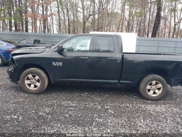 1C6RR7FG9JS220874 RAM 1500 Express  4x4 6'4 Box