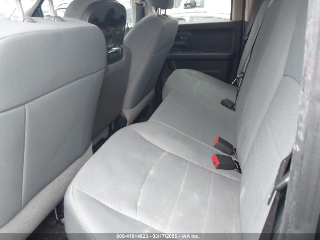 1C6RR7FG9JS220874 RAM 1500 Express  4x4 6'4 Box