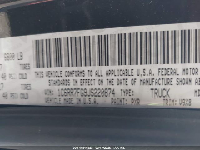 1C6RR7FG9JS220874 RAM 1500 Express  4x4 6'4 Box