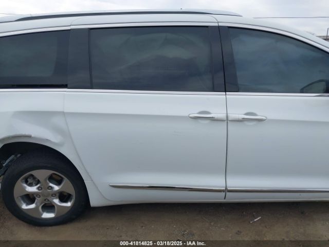 2C4RC1L71JR258855 Chrysler Pacifica Hybrid Touring L