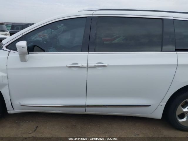 2C4RC1L71JR258855 Chrysler Pacifica Hybrid Touring L
