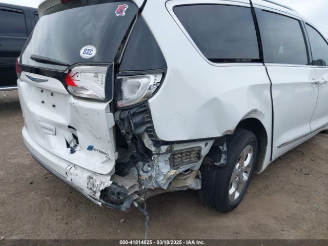 2018 CHRYSLER PACIFICA HYBRID 2C4RC1L71JR258855 Photo 5