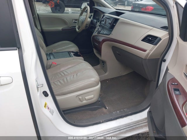 Продаж на аукціоні авто 2013 Toyota Sienna Xle/limited, vin: 5TDYK3DC5DS315396, номер лоту: 41815100