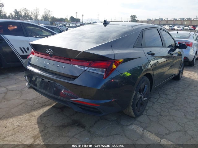 5NPLM4AG4NH071278 Hyundai ELANTRA SEL