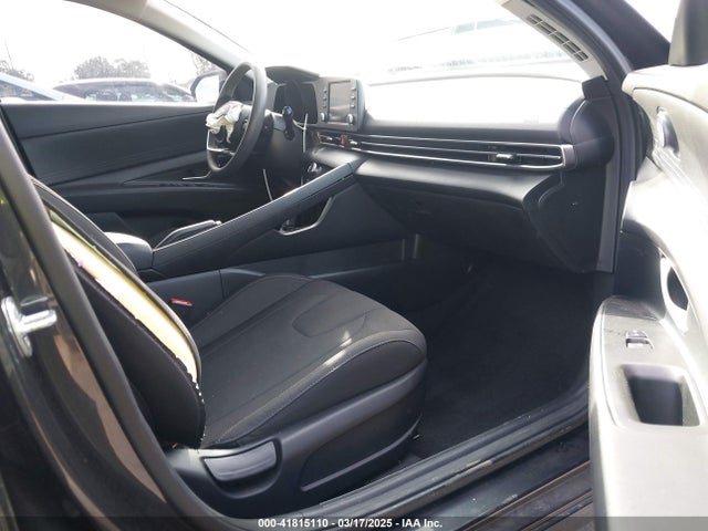 5NPLM4AG4NH071278 Hyundai ELANTRA SEL