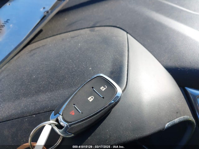 2GNAXUEV7K6242703 Chevrolet EQUINOX LT