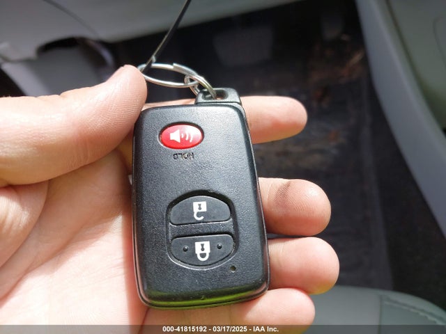 JTDKN3DU8E1748957 Toyota Prius Five