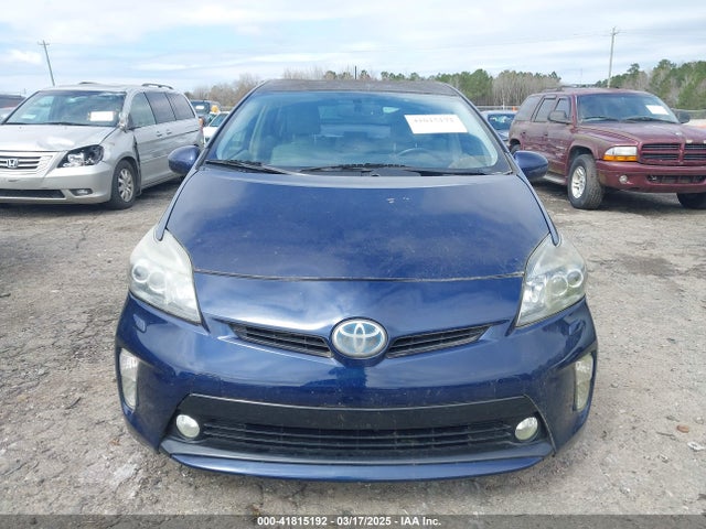 JTDKN3DU8E1748957 Toyota Prius Five