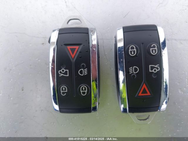 2012 JAGUAR XF SAJWA0HB7CLS37876 Photo 10