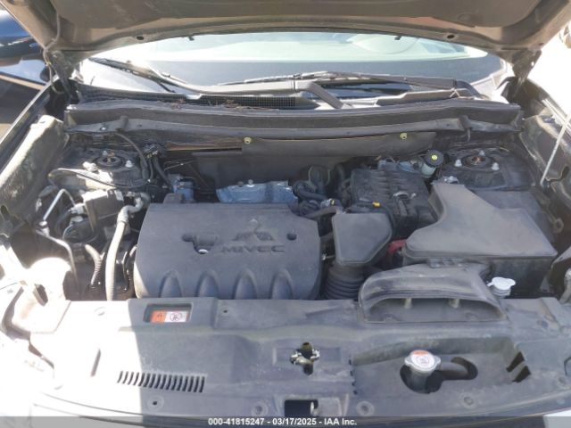 JA4AD3A33KZ014387 Mitsubishi Outlander Se