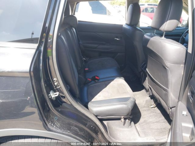 JA4AD3A33KZ014387 Mitsubishi Outlander Se