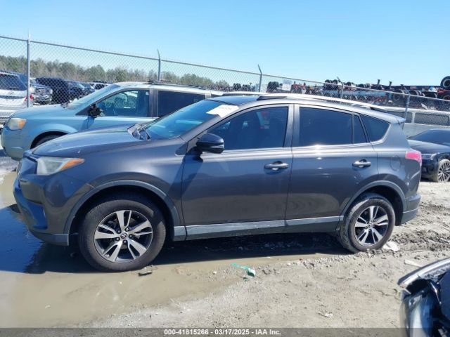 2T3WFREV9JW503136 Toyota Rav4 Xle