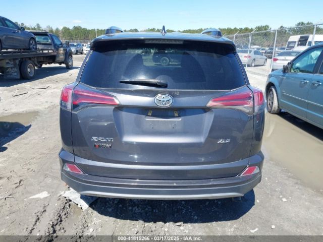2T3WFREV9JW503136 Toyota Rav4 Xle