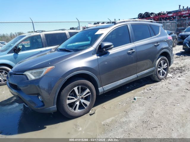 2T3WFREV9JW503136 Toyota Rav4 Xle