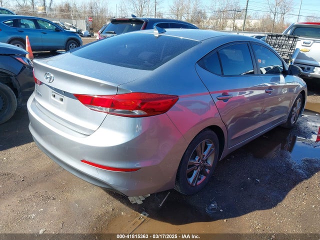 5NPD84LF2HH013588 Hyundai ELANTRA SE