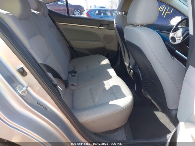 5NPD84LF2HH013588 Hyundai ELANTRA SE
