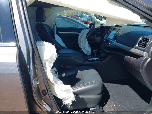 5TDKKRFH0FS055428 Toyota Highlander Xle V6