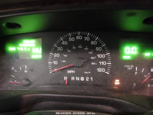 Продаж на аукціоні авто 2001 Lincoln Town Car Signature, vin: 1LNHM82W31Y710726, номер лоту: 41815470
