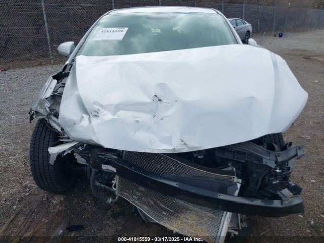 5NPD74LF5JH372135 Hyundai ELANTRA SE