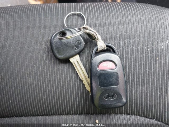 5NPD74LF5JH372135 Hyundai ELANTRA SE