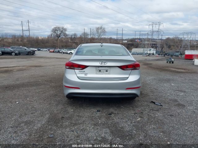 5NPD74LF5JH372135 Hyundai ELANTRA SE