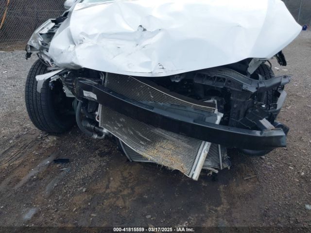 5NPD74LF5JH372135 Hyundai ELANTRA SE