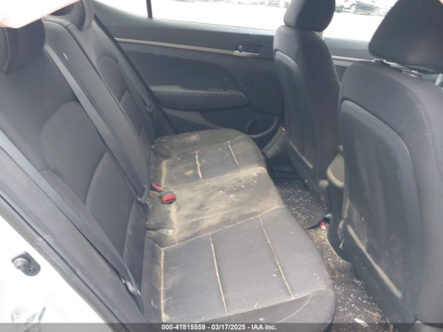5NPD74LF5JH372135 Hyundai ELANTRA SE
