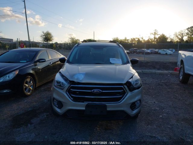 1FMCU9GD7HUE82559 Ford ESCAPE SE