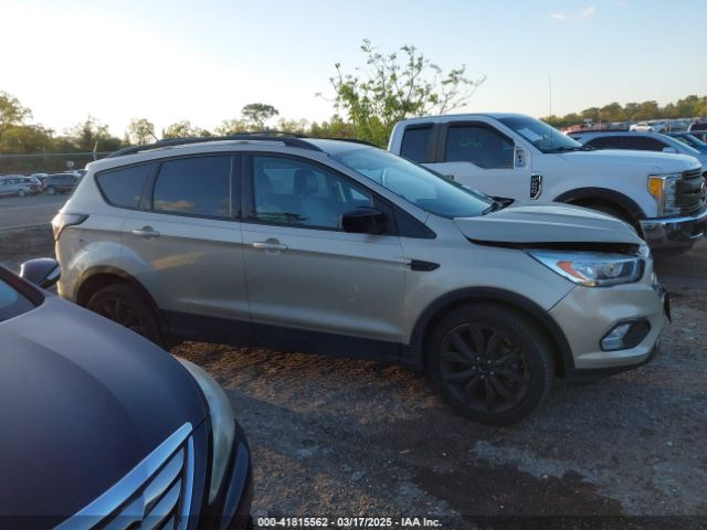 1FMCU9GD7HUE82559 Ford ESCAPE SE