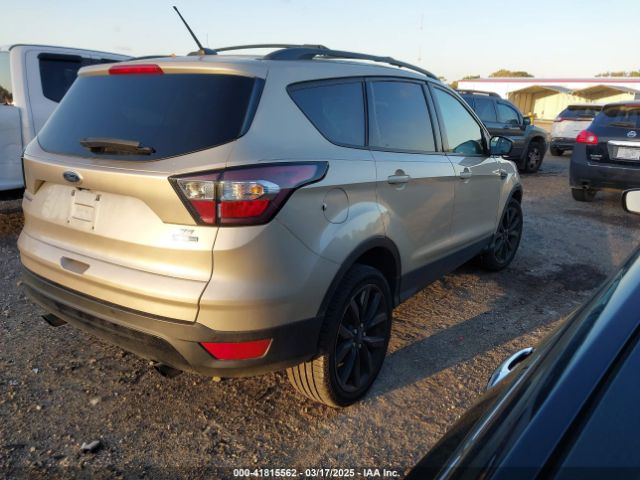 1FMCU9GD7HUE82559 Ford ESCAPE SE