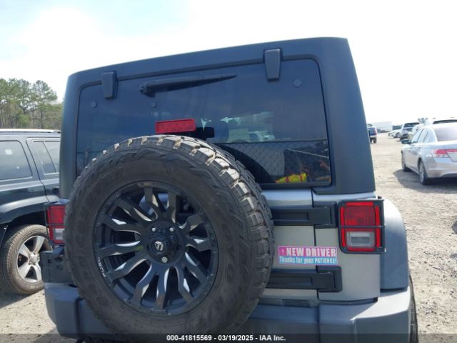 1C4BJWDG0FL770934 Jeep Wrangler Unlimited Sport
