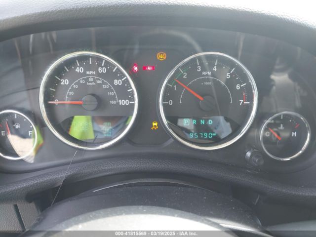 1C4BJWDG0FL770934 Jeep Wrangler Unlimited Sport