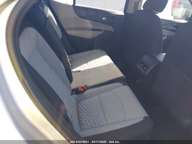 3GNAXHEV9JS641524 Chevrolet EQUINOX LS