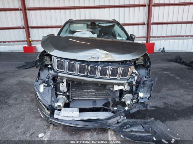 3C4NJDBB4JT238950 Jeep Compass Latitude 4x4