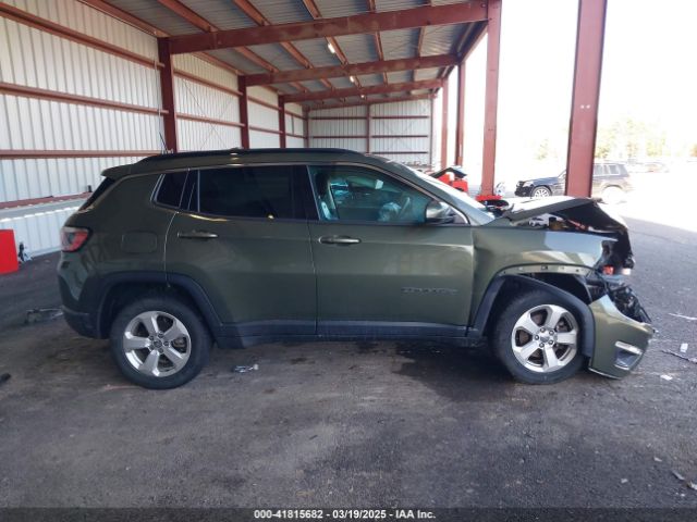 3C4NJDBB4JT238950 Jeep Compass Latitude 4x4