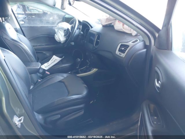 3C4NJDBB4JT238950 Jeep Compass Latitude 4x4
