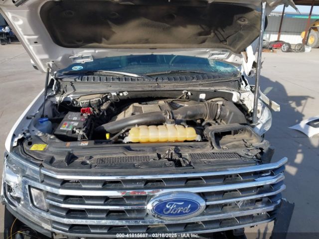 1FMJU1HT5JEA18863 Ford Expedition Xlt