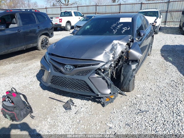 4T1B11HK4JU118527 Toyota CAMRY SE