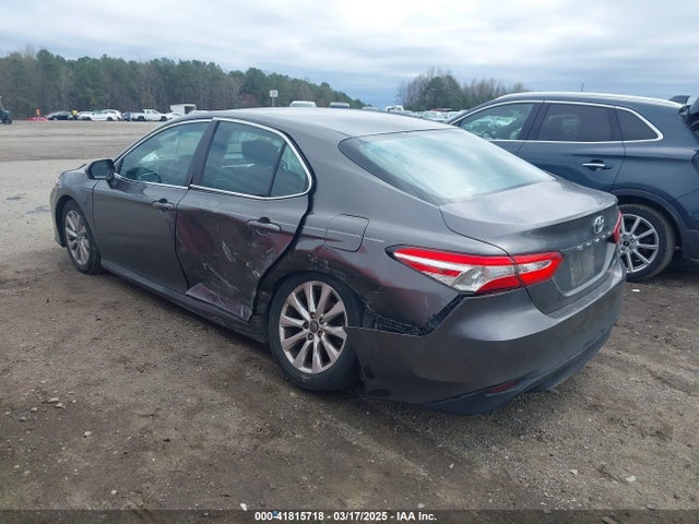 4T1B11HK1JU568586 Toyota CAMRY LE