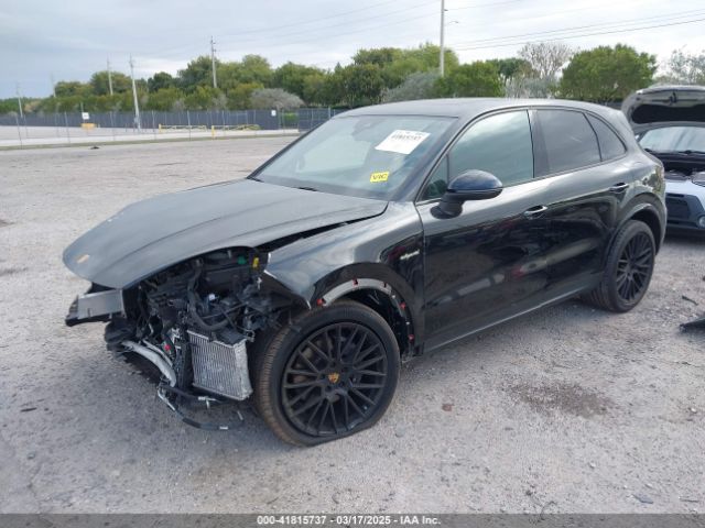 WP1AE2AYXMDA24566 Porsche Cayenne E-hybrid