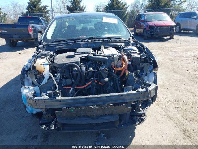 3FA6P0LUXJR157689 Ford Fusion Hybrid Se