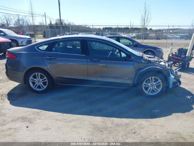 3FA6P0LUXJR157689 Ford Fusion Hybrid Se