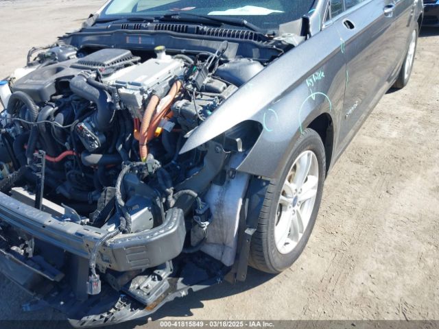 3FA6P0LUXJR157689 Ford Fusion Hybrid Se