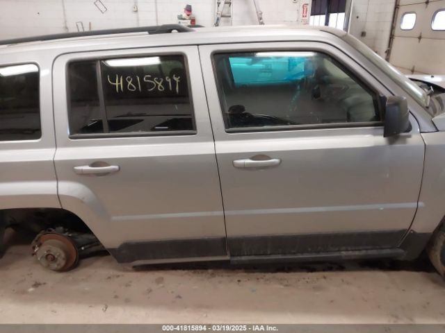 1C4NJRFBXGD647184 Jeep Patriot Latitude